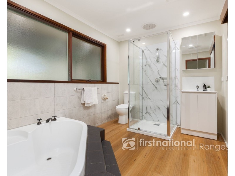 111 Woori Yallock Road, Cockatoo VIC 3781