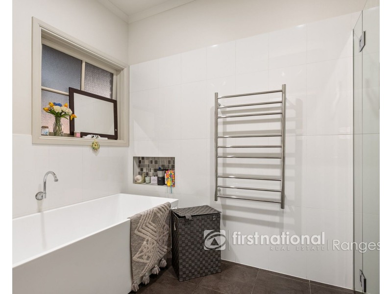 11 Majestic Drive, Emerald VIC 3782