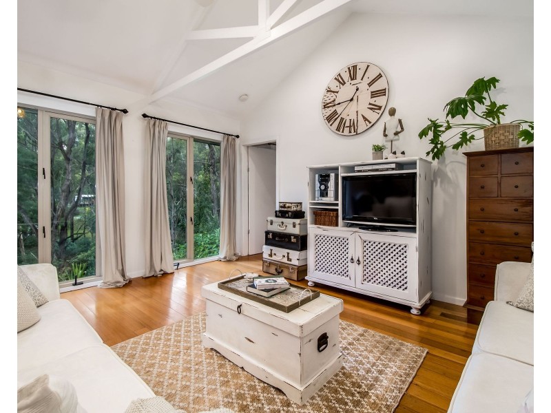17 Fern Gully Road, Cockatoo VIC 3781