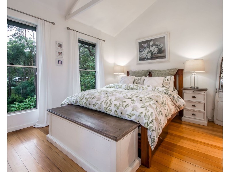 17 Fern Gully Road, Cockatoo VIC 3781