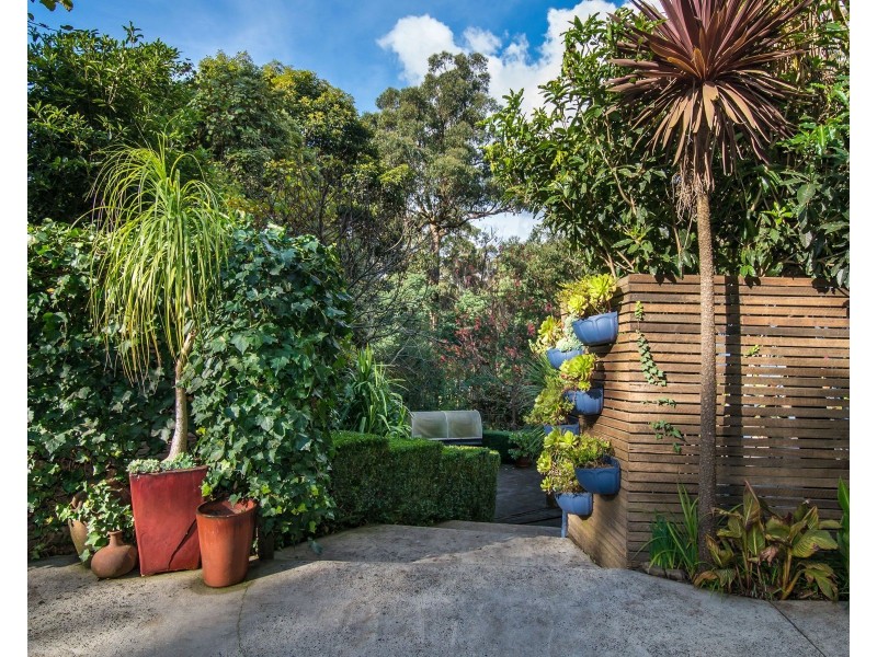 17 Fern Gully Road, Cockatoo VIC 3781