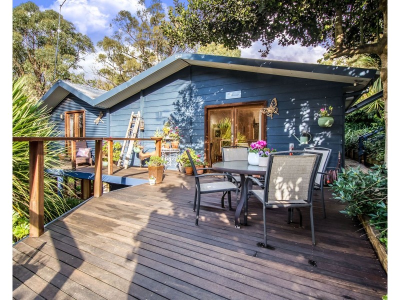 17 Fern Gully Road, Cockatoo VIC 3781