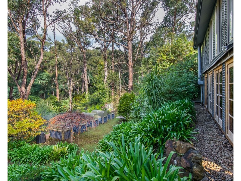 17 Fern Gully Road, Cockatoo VIC 3781
