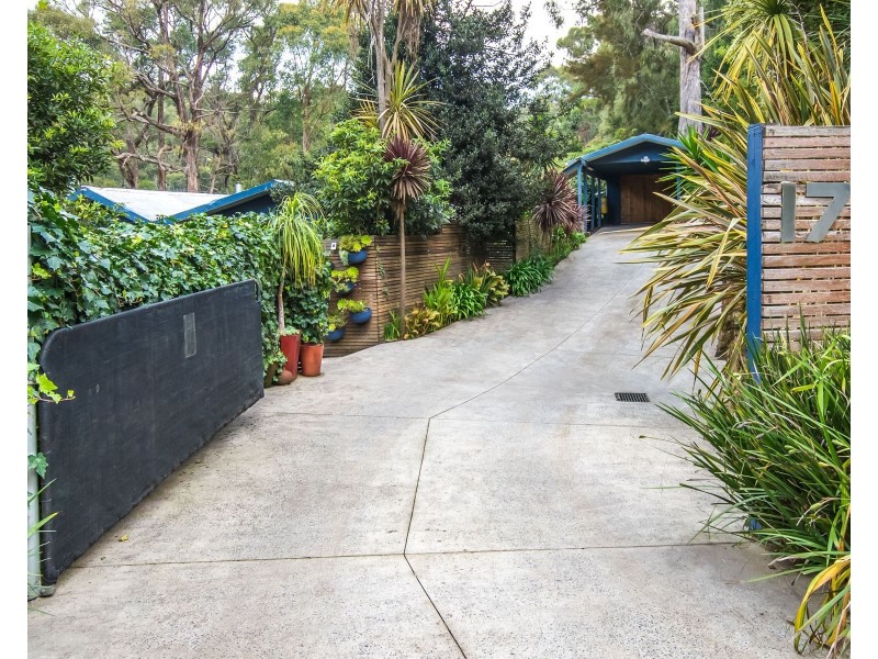 17 Fern Gully Road, Cockatoo VIC 3781