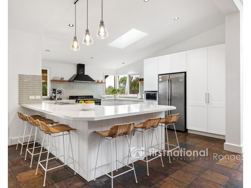 8 BRODRICK ROAD, Macclesfield VIC 3782