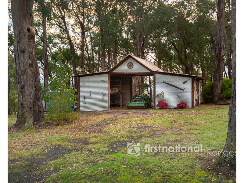 8 BRODRICK ROAD, Macclesfield VIC 3782