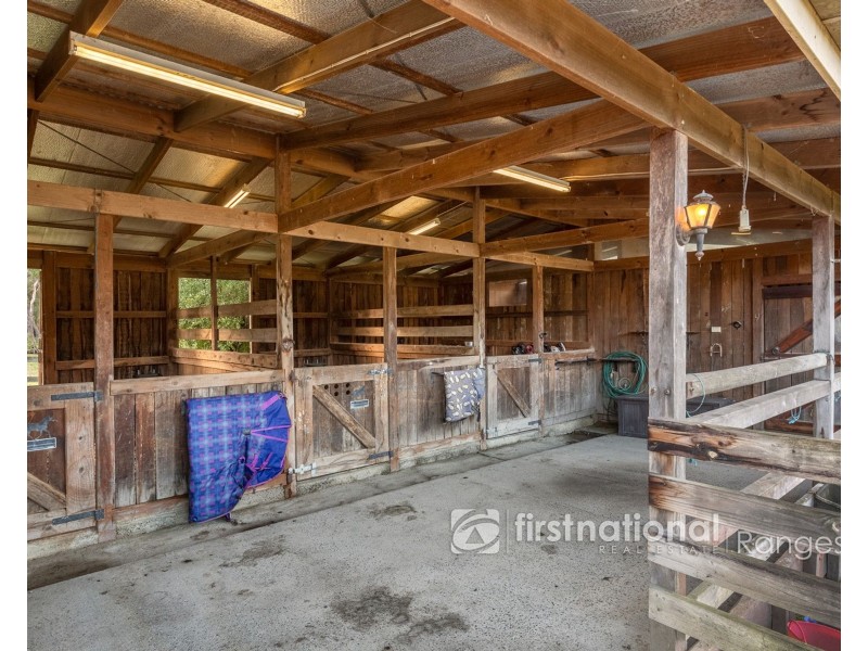 8 BRODRICK ROAD, Macclesfield VIC 3782