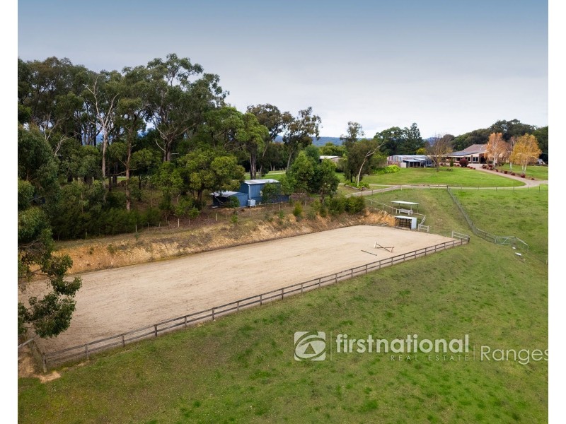 8 BRODRICK ROAD, Macclesfield VIC 3782