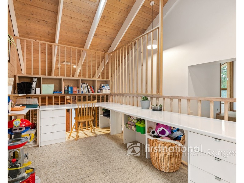 8 BRODRICK ROAD, Macclesfield VIC 3782