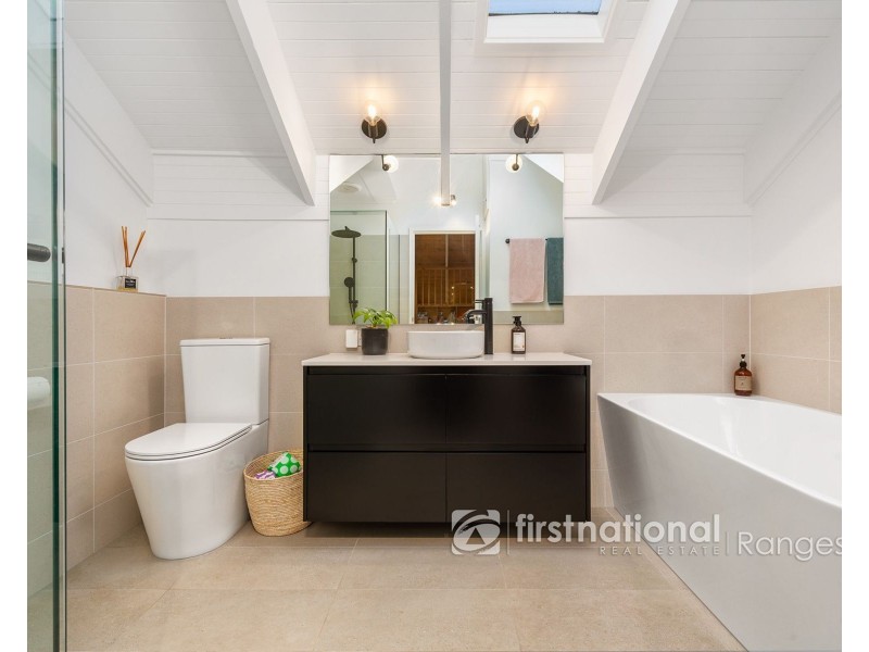 8 BRODRICK ROAD, Macclesfield VIC 3782