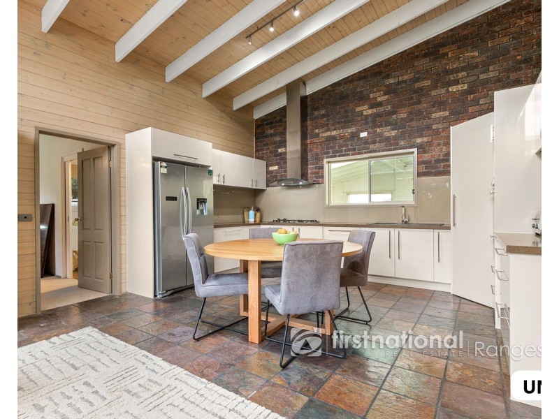8 BRODRICK ROAD, Macclesfield VIC 3782