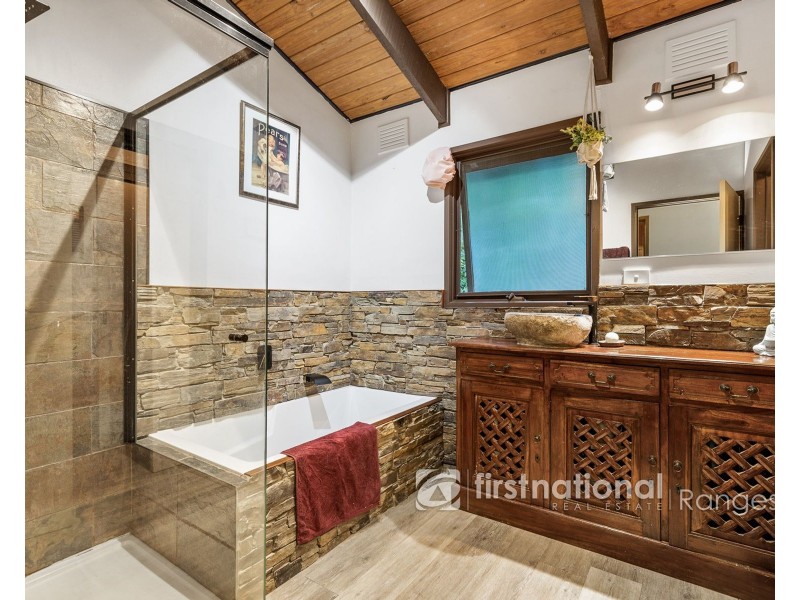 24 Ronald Road, Emerald VIC 3782