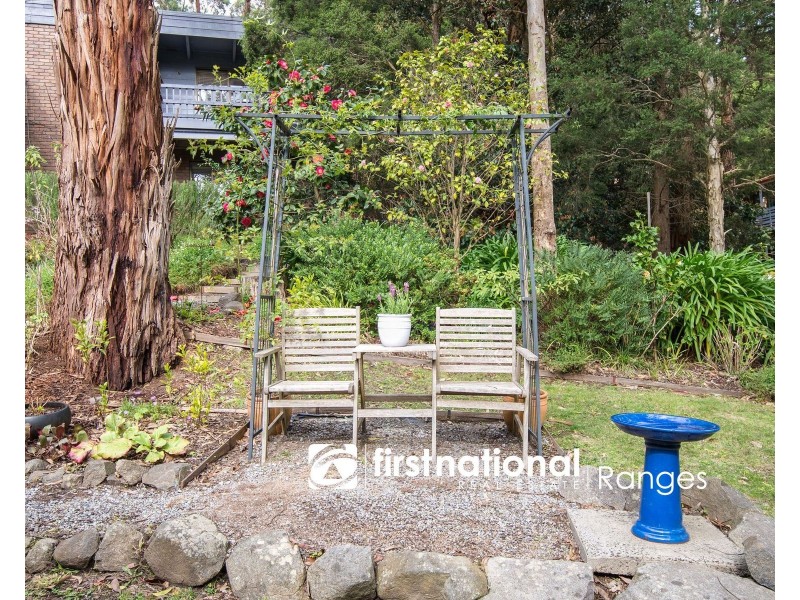 8 James Street, Selby VIC 3159