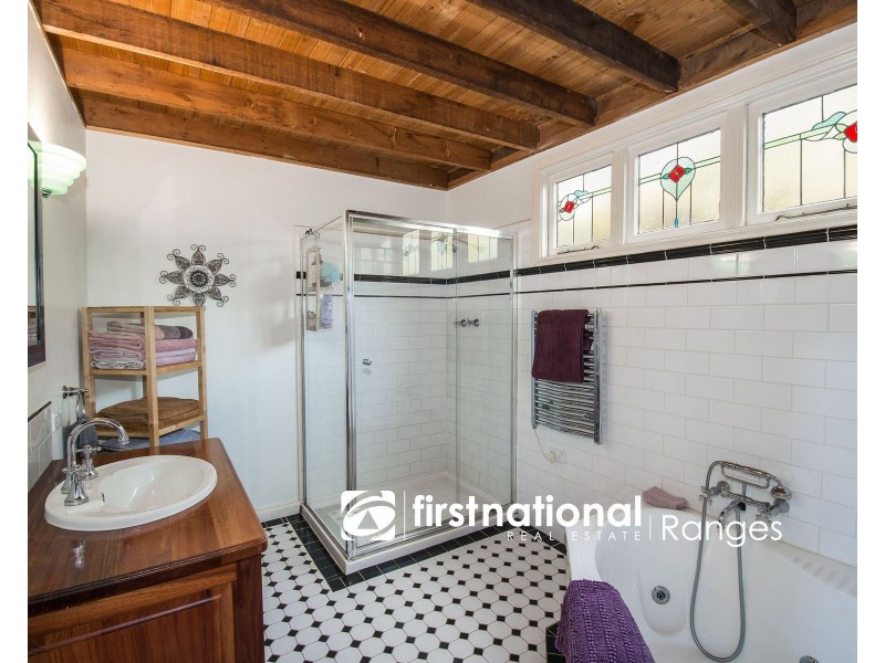 21 Thompson Road, Upwey VIC 3158
