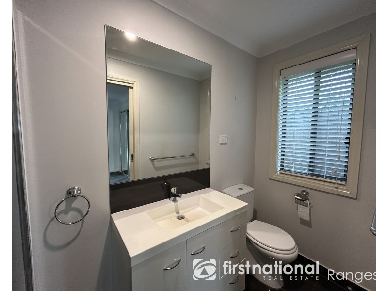 2/3 FOURTH AVENUE, Rowville VIC 3178