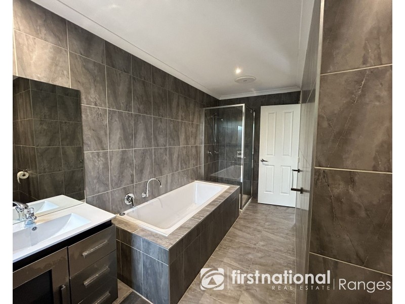 2/3 FOURTH AVENUE, Rowville VIC 3178