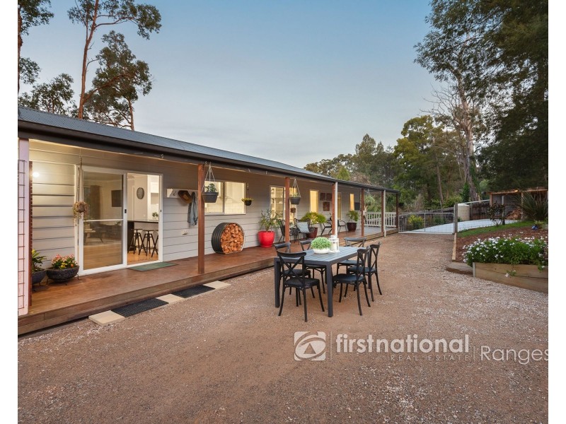 16 Haylock Avenue, Cockatoo VIC 3781