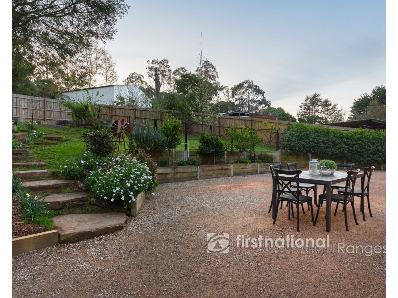 16 Haylock Avenue, Cockatoo VIC 3781