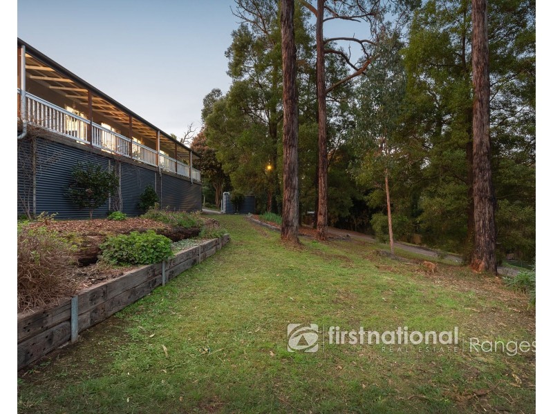 16 Haylock Avenue, Cockatoo VIC 3781