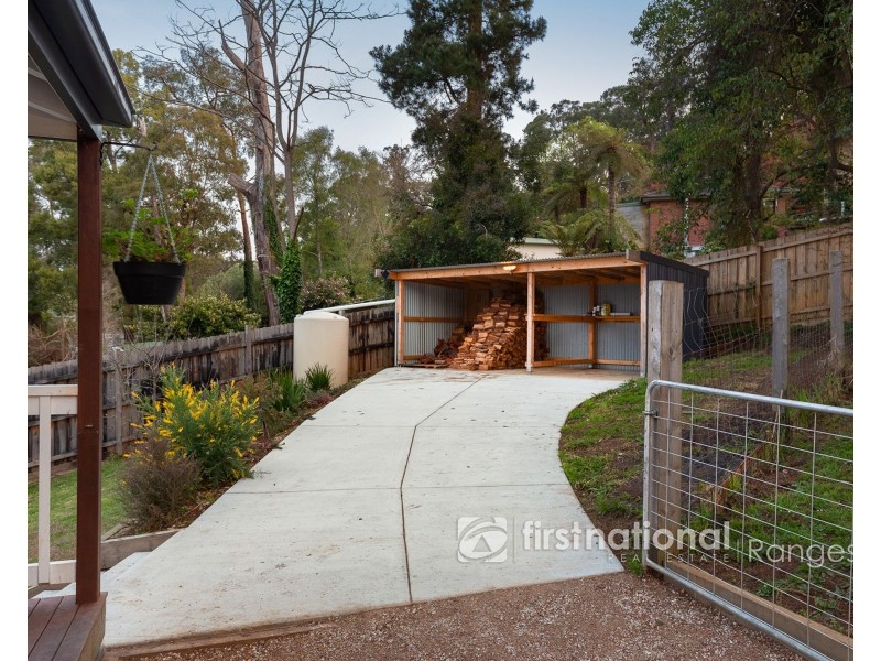 16 Haylock Avenue, Cockatoo VIC 3781