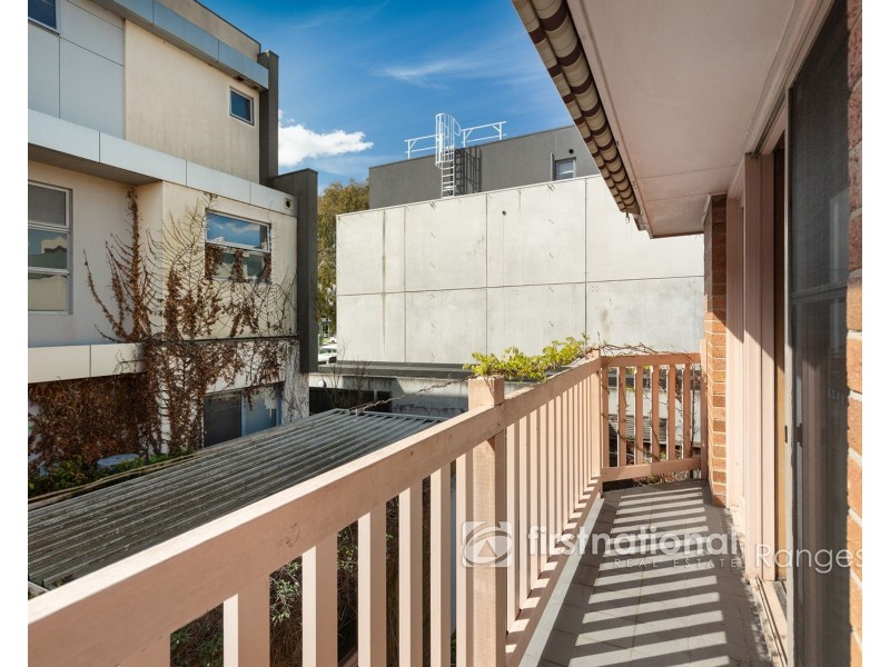 4/3 Station Street, Blackburn VIC 3130