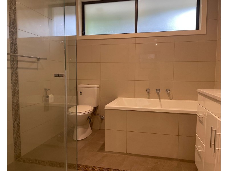 8 Second Avenue, Cockatoo VIC 3781