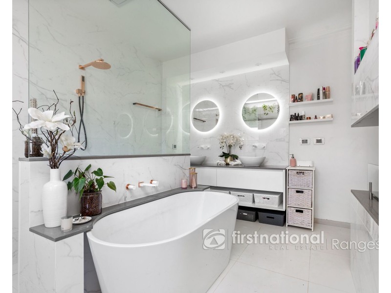 6 WOLFF STREET, Drouin VIC 3818