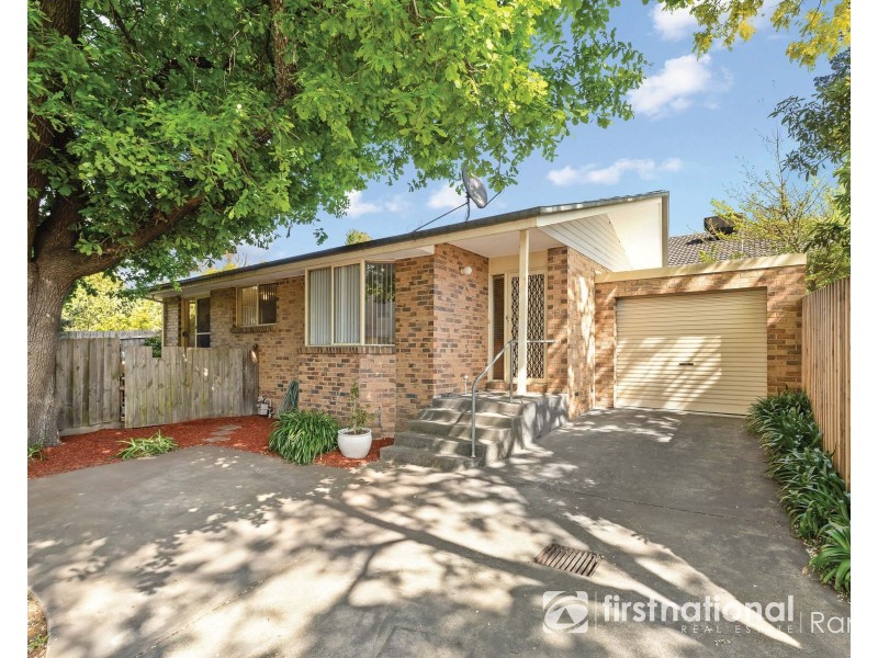 2/64 Vinter Avenue, Croydon VIC 3136