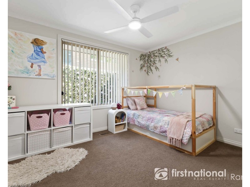 2/64 Vinter Avenue, Croydon VIC 3136
