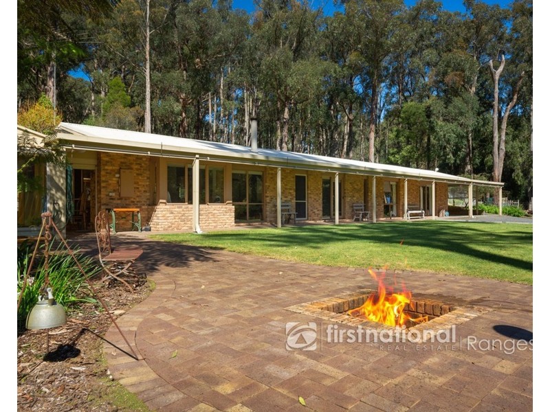 19 Deery Road, Emerald VIC 3782