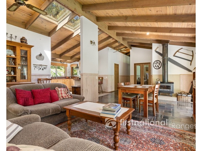 19 Deery Road, Emerald VIC 3782