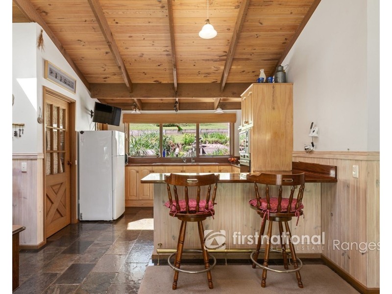 19 Deery Road, Emerald VIC 3782