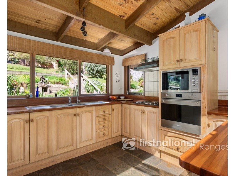 19 Deery Road, Emerald VIC 3782