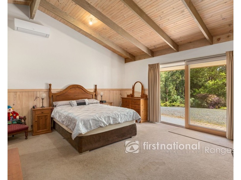 19 Deery Road, Emerald VIC 3782