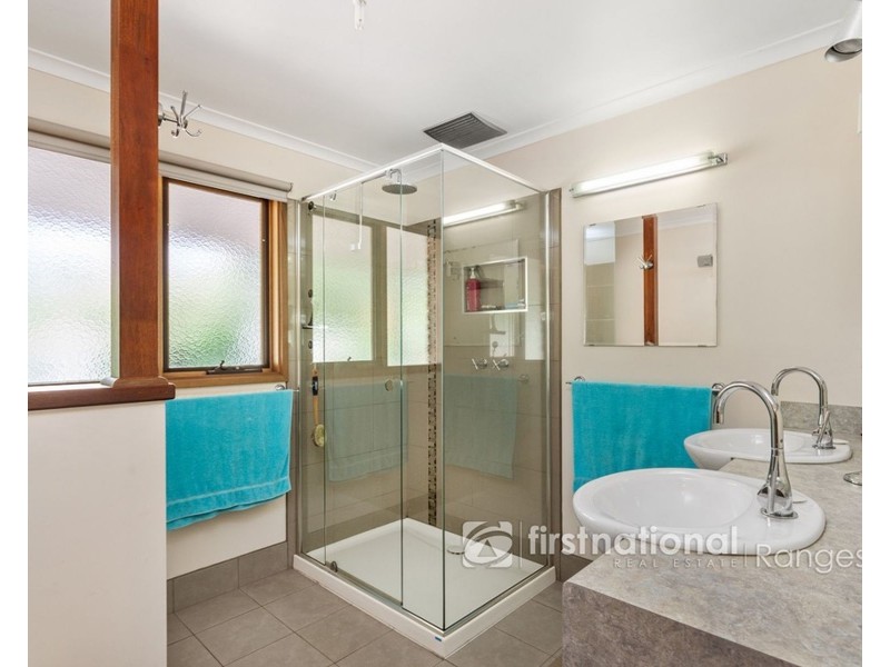 19 Deery Road, Emerald VIC 3782