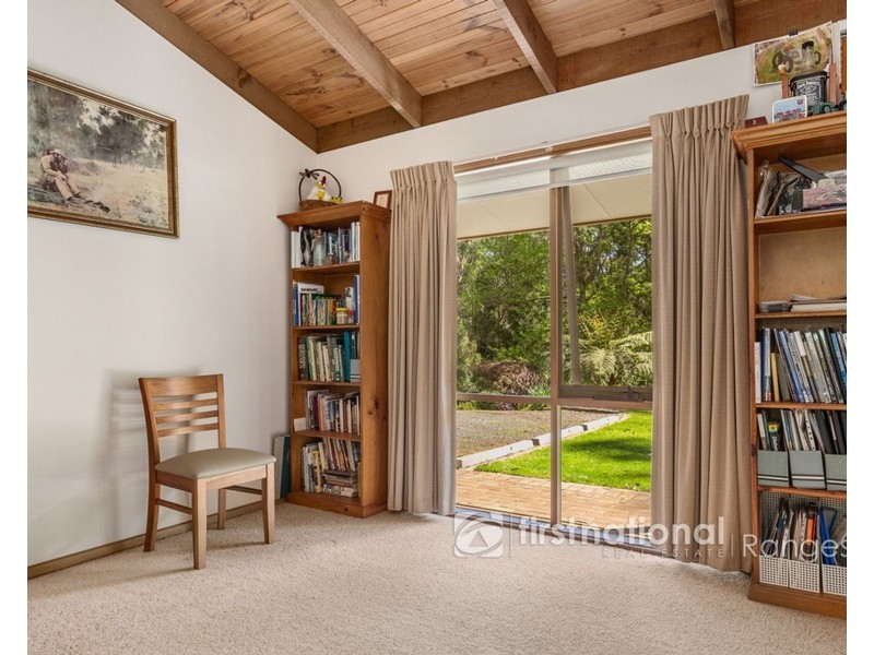 19 Deery Road, Emerald VIC 3782