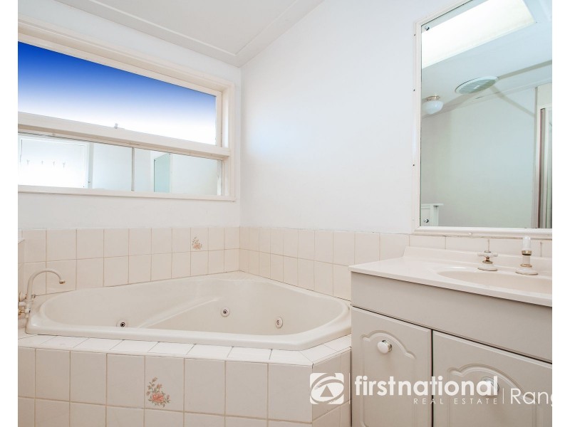 3 View Point Drive, Chirnside Park VIC 3116