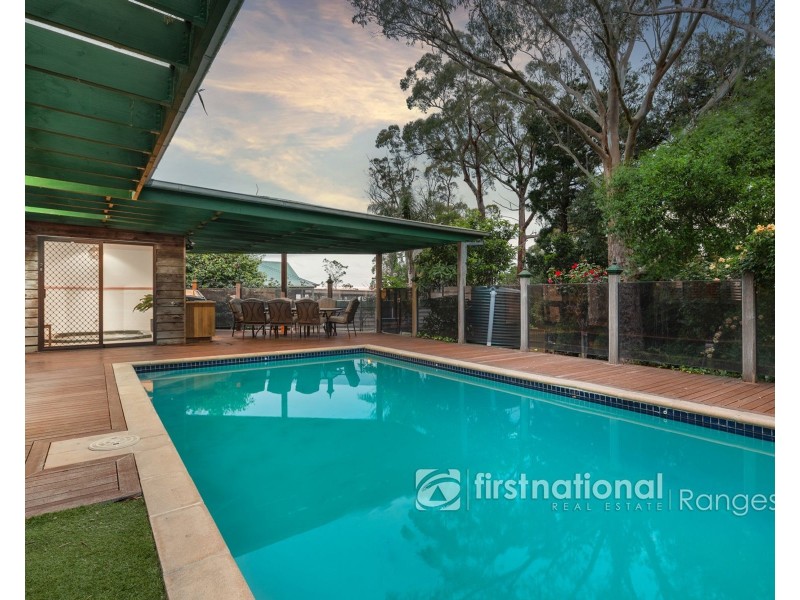 10 Cloverleigh Avenue, Emerald VIC 3782