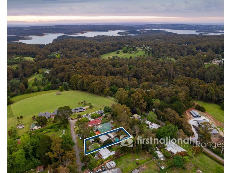 10 Cloverleigh Avenue, Emerald VIC 3782