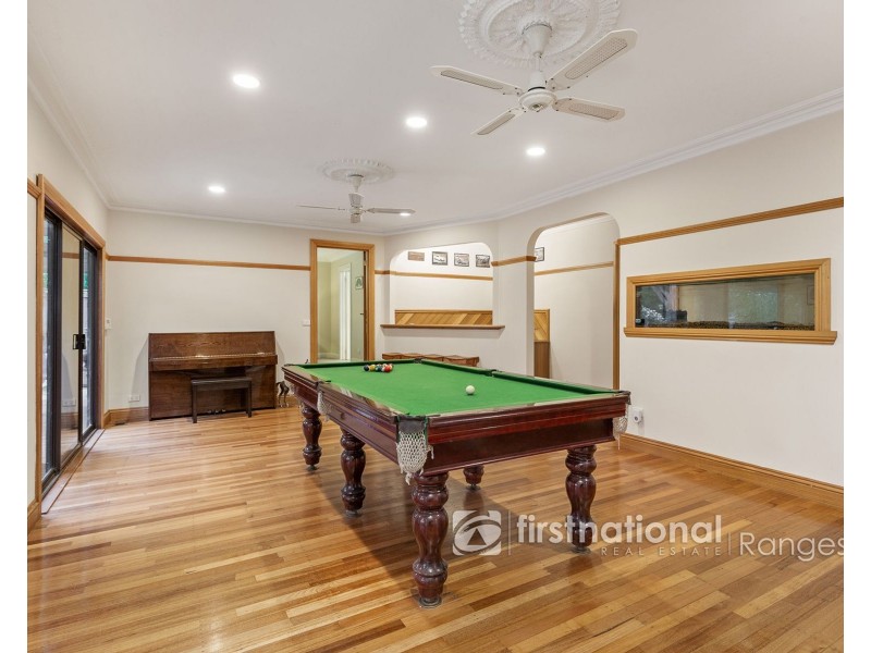 10 Cloverleigh Avenue, Emerald VIC 3782