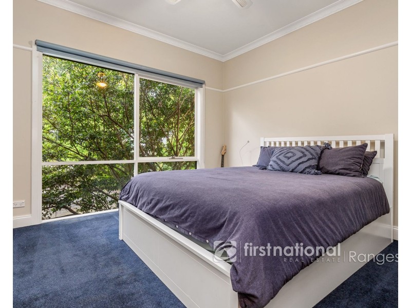 10 Cloverleigh Avenue, Emerald VIC 3782