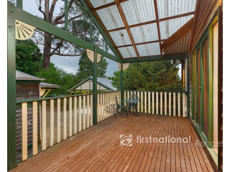 10 Cloverleigh Avenue, Emerald VIC 3782