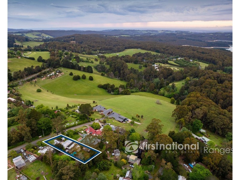 10 Cloverleigh Avenue, Emerald VIC 3782