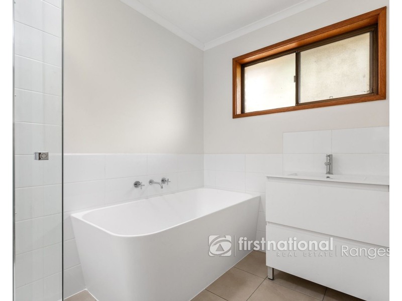 80 Inverness Road, Kalorama VIC 3766