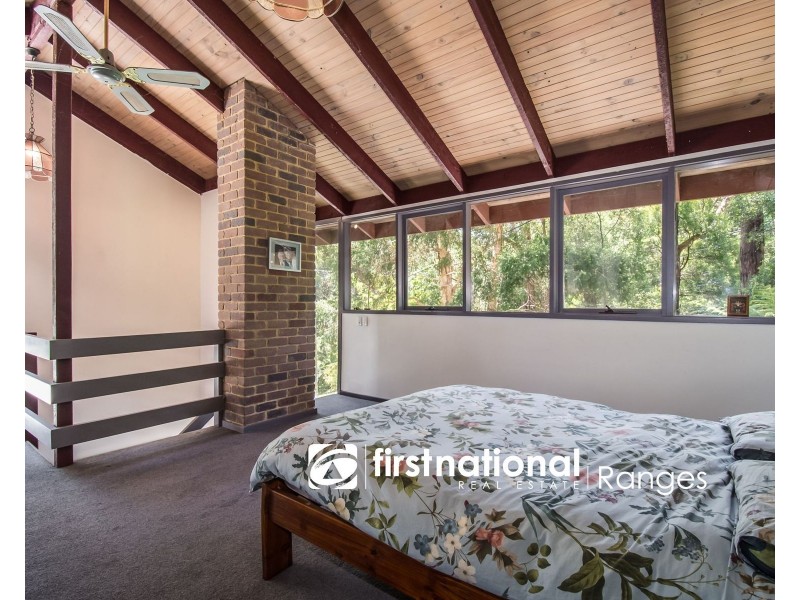 8 SANDELLS ROAD, Tecoma VIC 3160