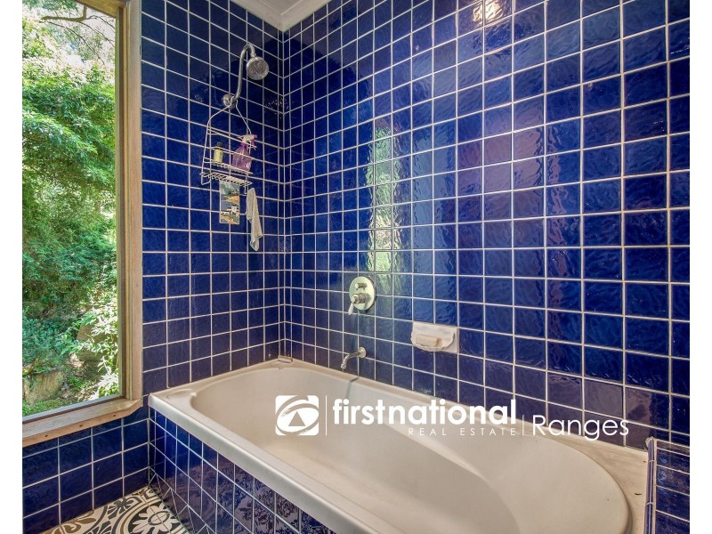 8 SANDELLS ROAD, Tecoma VIC 3160