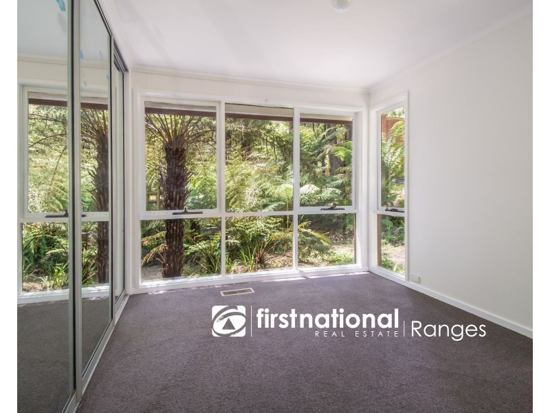 8 SANDELLS ROAD, Tecoma VIC 3160