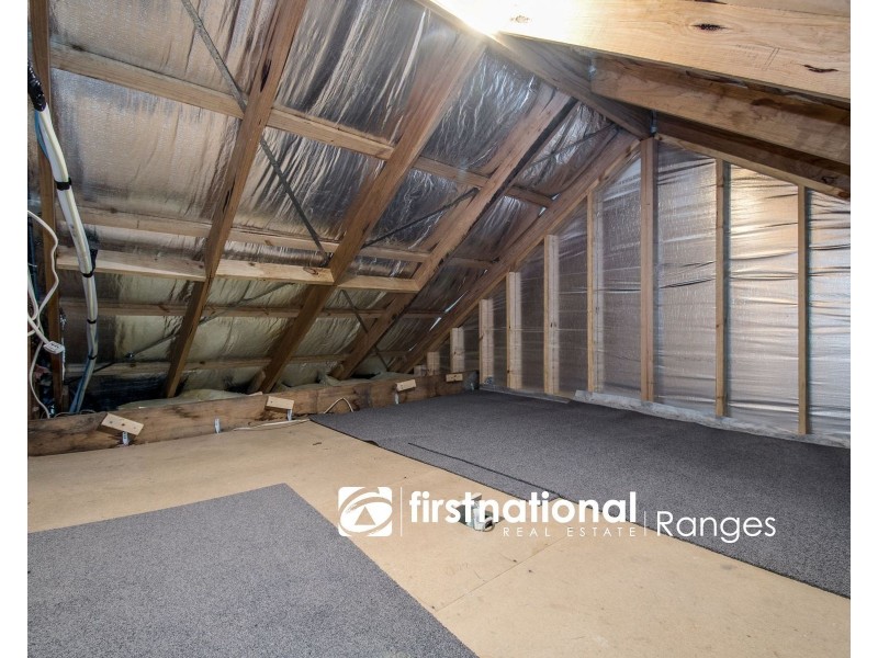 8 SANDELLS ROAD, Tecoma VIC 3160