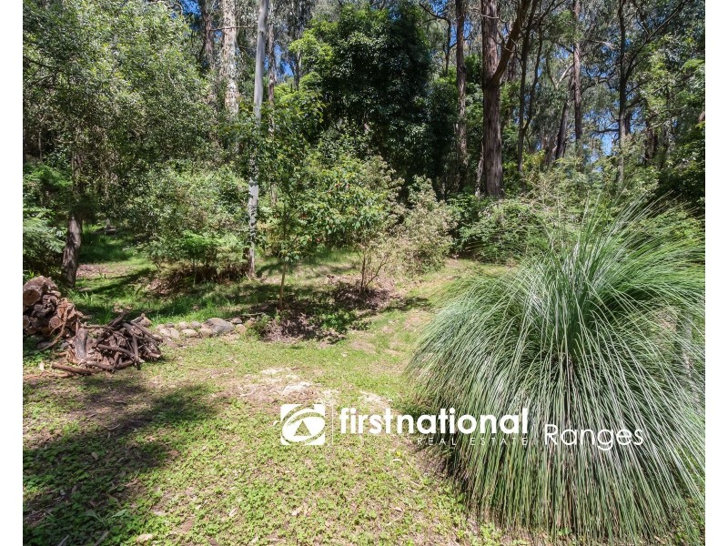 8 SANDELLS ROAD, Tecoma VIC 3160