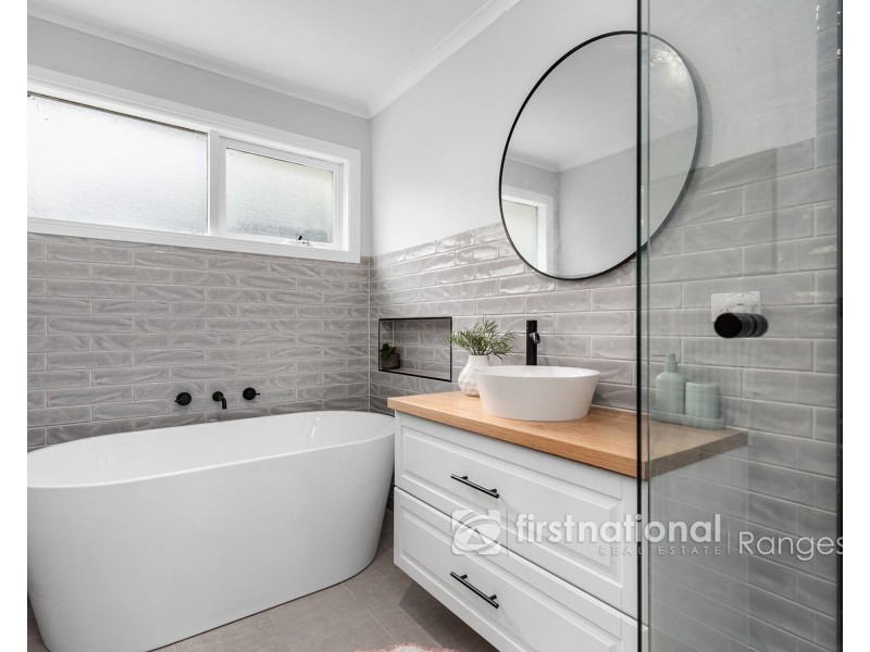 1 Kitchener Parade, Cockatoo VIC 3781